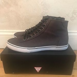 PRE OWNED GUESS MALDEN 2 HIGH TOP SNEAKER SZ 9